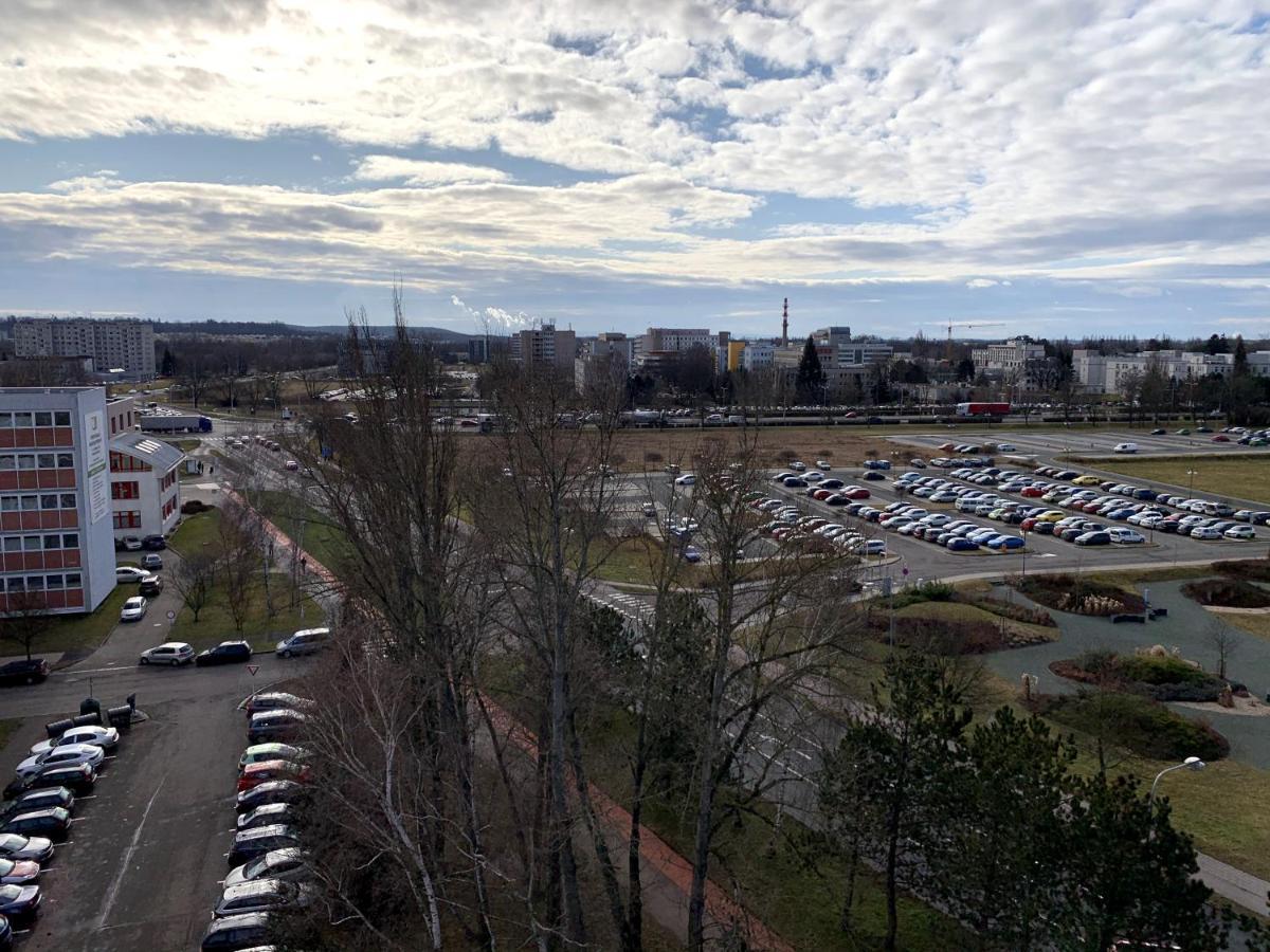 Apartments 4U: Kampus Upstairs Hradec Králové Dış mekan fotoğraf